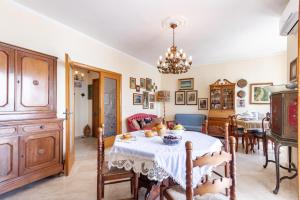 Bella Vista Apartment with Seaview Balcony