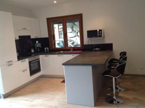 CHALET INDIVIDUEL TRES ENSOLEILLE AU CALME VUE IMPRENABLE