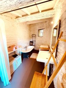 Maisons de vacances Tres Belle rotonde deco Boheme, tennis, parking : photos des chambres