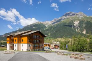 Les Balcons PROCHE PARC NATIONAL VANOISE appartements 2 pieces 6 pers CABINE : photos des chambres