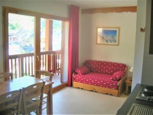 Les Balcons PROCHE PARC NATIONAL VANOISE appartements 2 pieces 6 pers MONTAGNE : photos des chambres