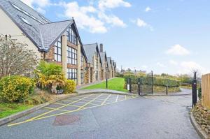 Pochin House Collections