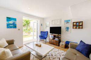 6 Chatterton Mews
