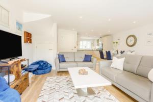 6 Chatterton Mews