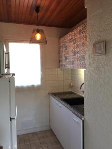 Maisons de vacances Maison chaleureuse climatisee a Maubuisson, proche lac : photos des chambres