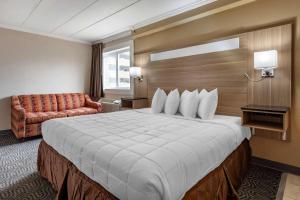 Double Suite - Non Smoking room in Rodeway Inn Oceanview