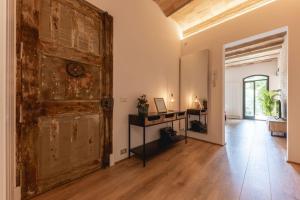 Bravissimo Plaça de la Independència Garden View, with large terrace