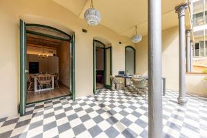 Bravissimo Plaça de la Independència Garden View, with large terrace