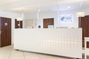 Hotels Holiday Inn Express Toulon - Est, an IHG Hotel : photos des chambres