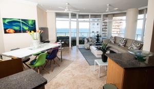 403 Oyster Schelles - by Stay in Umhlanga