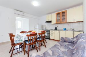 Apartments Ester 