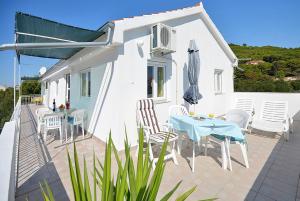 Apartments Mila Family & Pool Apartments