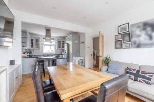 LONG WALK, CASTLE & SHOPS ON YOUR DOORSTEP