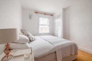 LONG WALK, CASTLE & SHOPS ON YOUR DOORSTEP