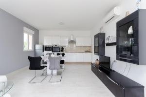 Apartments and Room Ljubica