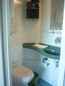 Hotels Hotel Restaurant La Chaumiere du Lac : Chambre Double avec Balcon