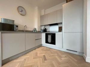 STYLISH 1 BED & PARKING-IDEAL FOR CORPORATE STAYS