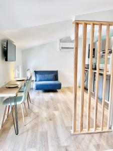 Appart'hotels LE QUAI 5 - Studio NEUF CALME - CLIM - WiFi - Gare a 200m : photos des chambres