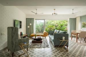 El Reino 2&3BHK Apartments, 5 Mins to Casino & 10 Mins to Candolim, with Pool & Kitchen, Wifi, Security