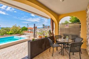 Apartments Novoselic