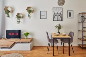 Prague Days - Modern Apartments w Easy City Access