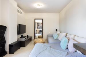 Home2Book Executive & Design Las Torres