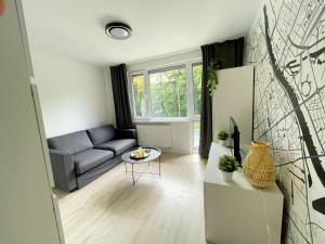 Batorego 18 - White - 450m stacja metra Pola Mokotowskie, 800m Biblioteka Narodowa, 20m piękny park Pola Mokotowskie, 800m do SGH - Wifi - Smart TV - Good Apartments