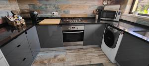 The Swallows rest beach house - Meia Praia