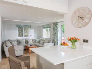 Keepers Lodge, Hillfield Village