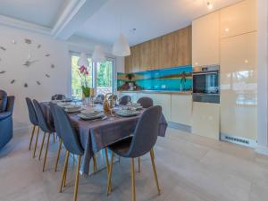Five-Bedroom Villa room in House Villa Adry