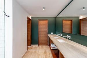 407 Stunning penthouse apartment for 2