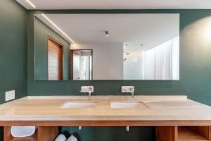 407 Stunning penthouse apartment for 2