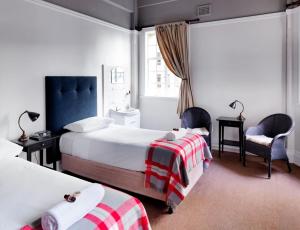 Triple Room with Shared Bathroom room in Grand Hotel Sydney