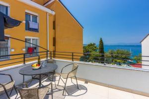 Luxury Apartments Lovorka 3 & 4*******