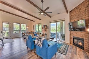 Hot Tub and Views Mountain High Pines Retreat