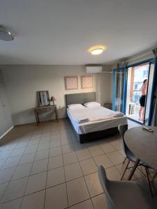 Hersonissos centre small apartment