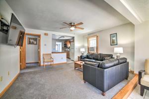 Old Orchard Beach Apt - Walk to Beach and Pier!