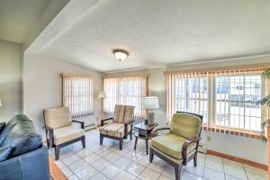 Old Orchard Beach Apt - Walk to Beach and Pier!