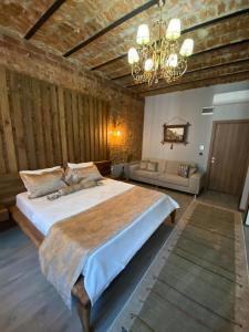 Alma Port Suites