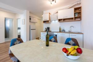 Luxury Apartments Lovorka 1 & 2****