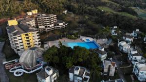 Belíssimo resort com águas termais