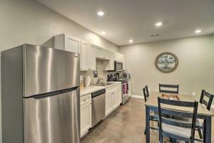 < 1 Mi to Marina: Beautiful Bull Shoals Retreat