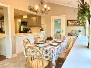 Luxurious quiet home close to Katy Mills