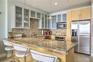 South Padre Island Retreat with Beach Access!