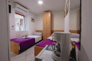 Double Room room in Apartment and Room Old Town
