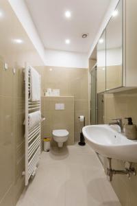 Servus at Naschmarkt II