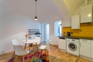 Servus at Naschmarkt II