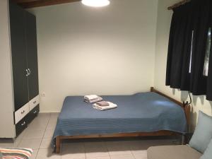 Leonidas apartments
