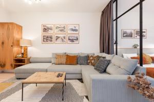 Luxury Presidential Suite in The Absolute Center