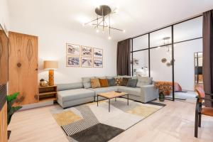 Luxury Presidential Suite in The Absolute Center